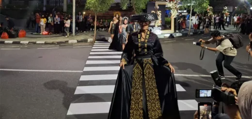 Denpasar Fashion Street Merakyatkan Konsep Fashion Show dengan Nuansa Lokal