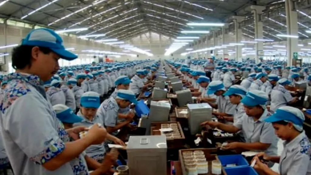 Kemenperin Sebut Akan Terjadi Gelombang PHK di Industri Tembakau Kertas dan Filter